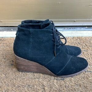 Toms Suede Wedge Boots Lace up Booties Size 9